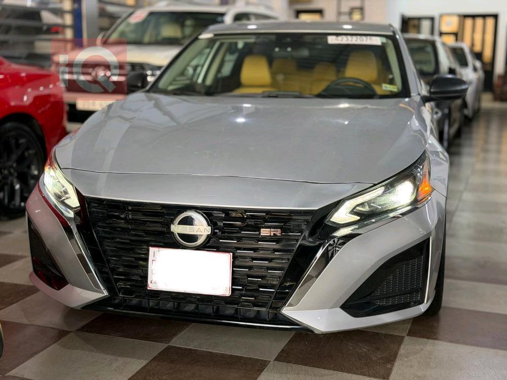 نيسان ألتيما